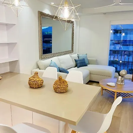 Modern New Apartment, Perfect For Golf And Digital Nomads , Sea View And Parking 아파트 *