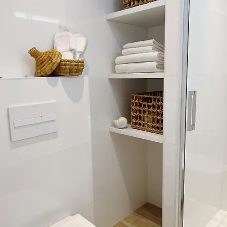 아파트 Modern New Apartment, Perfect For Golf And Digital Nomads , Sea View And Parking *