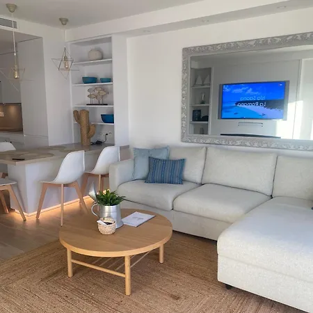 Modern New Apartment, Perfect For Golf And Digital Nomads , Sea View And Parking