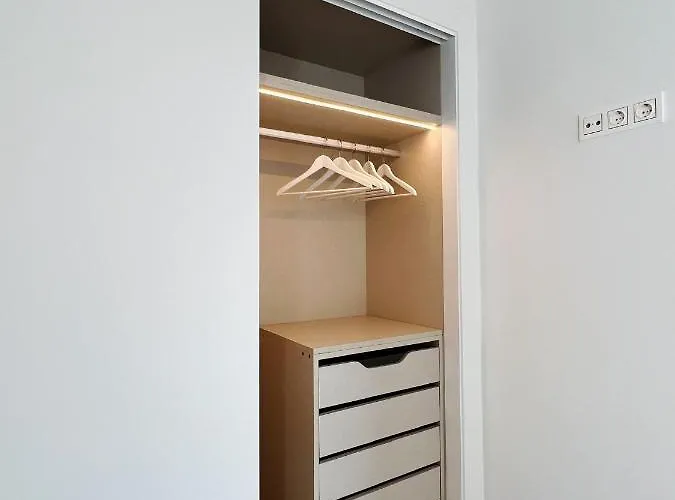 Modern New Apartment, Perfect For Golf And Digital Nomads , Sea View And Parking Apartment